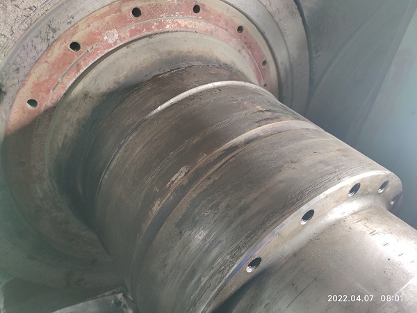 大型辊压机轴磨损能不能现场维修？