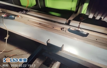 索雷工业现场修复注塑机导轨磨损问